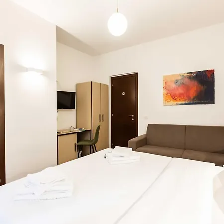 Renovated 2-bdr Flat Statuto - Zen 51 Apartman *